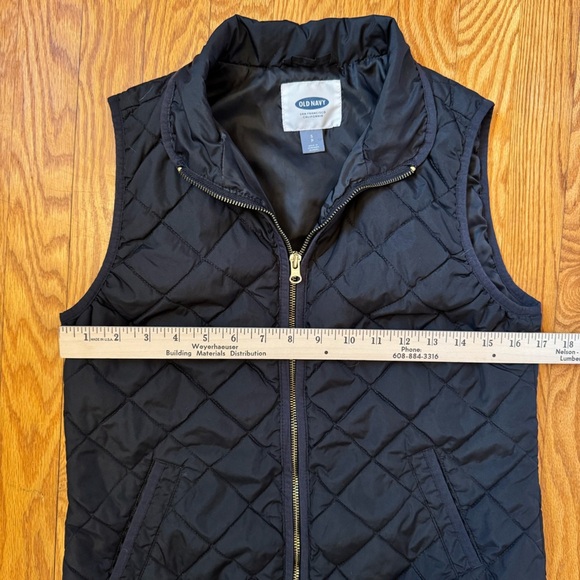 Old Navy Women’s Quilted Lightweight Black Vest Size Small - Picture 9 of 9